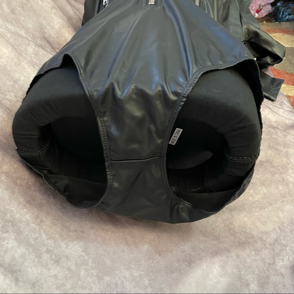 NWT Frederick’s of Hollywood Bree Long Sleeve Bodysuit (Black, L/XL) - Picture 10 of 15